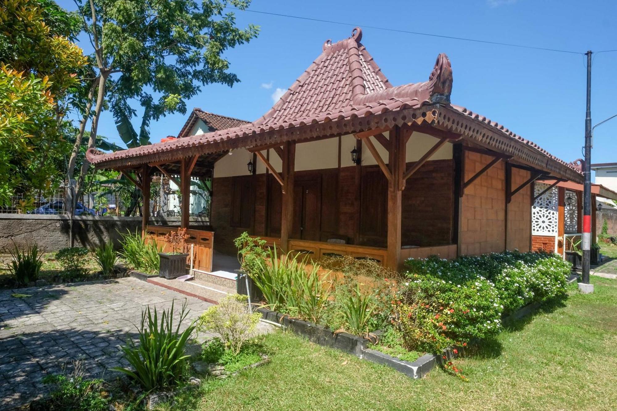 فندق Reddoorz Syariah Near Alun Alun Wonosari المظهر الخارجي الصورة