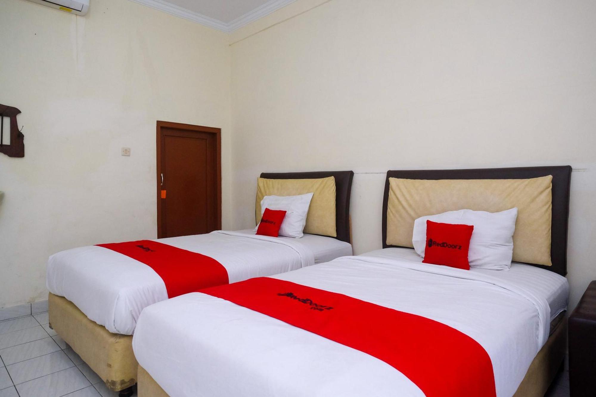 فندق Reddoorz Syariah Near Alun Alun Wonosari المظهر الخارجي الصورة